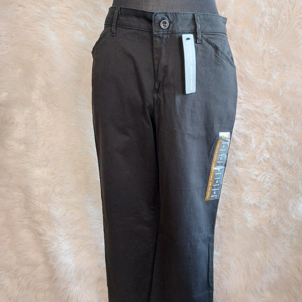 NWT Lee Women's Relaxed Fit Straight Leg Mid Rise Jeans Size: 6M